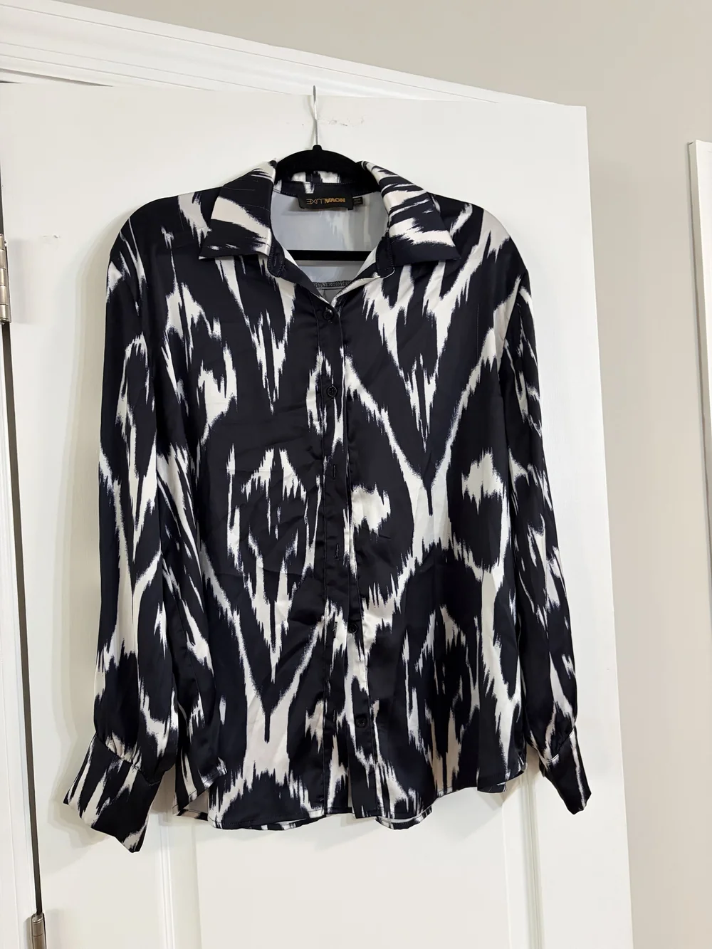 Fashion Nova Black & White Ikat Button-Down Shirt
